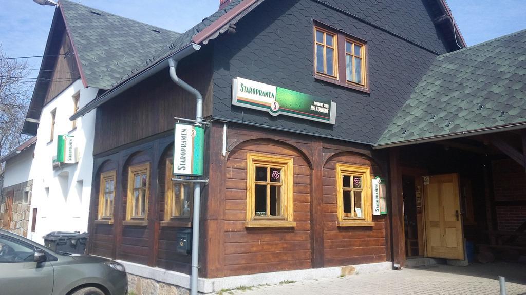 Hotel Country Club Konirna Šluknov Esterno foto