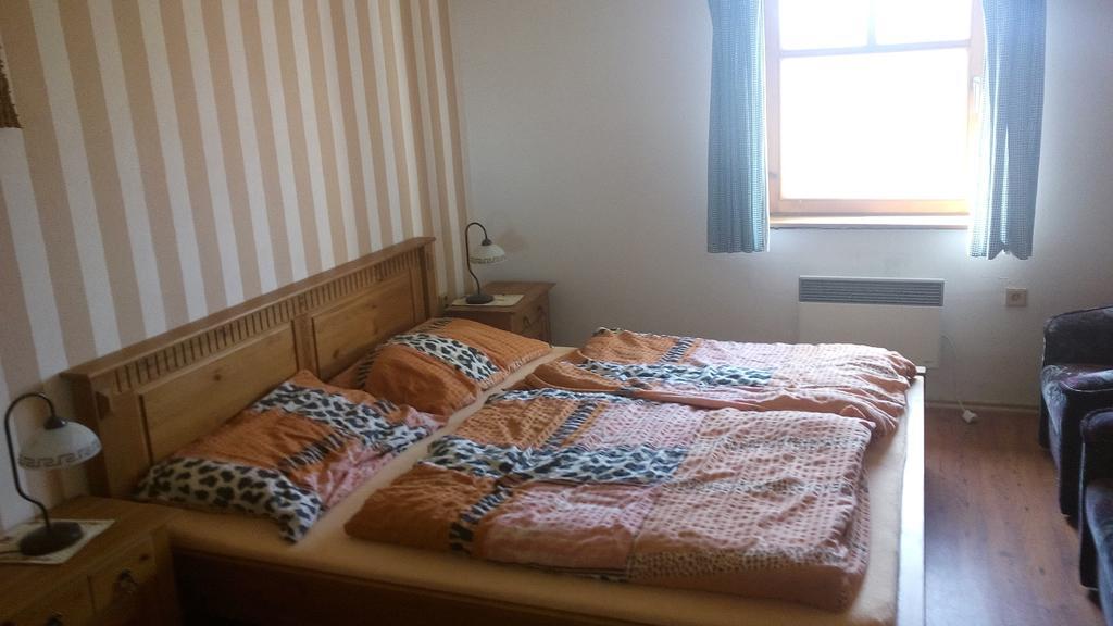 Hotel Country Club Konirna Šluknov Esterno foto